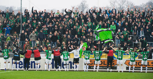 Gais tackar publiken
