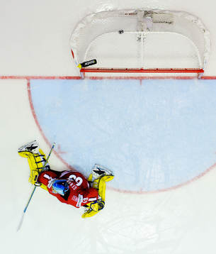 Leonardo Genoni, målvakt, Schweiz, släpper in 1-0 från