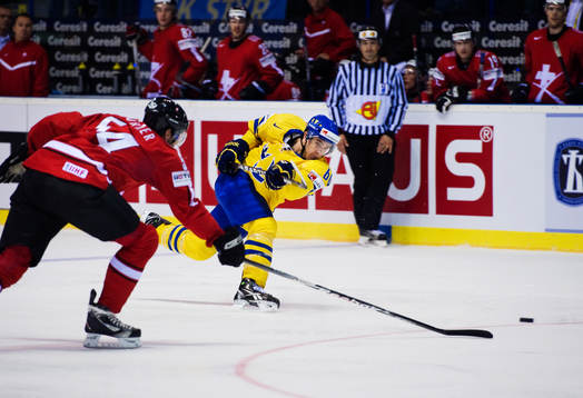 Mikael Backlund, Sverige, skjuter in 1-0
