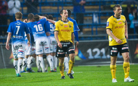 2-0 Fredrik Jensen, Trelleborg, jubel. Anders Svensson och