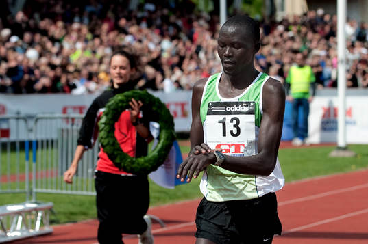 Albert Kiplagat, Kenya, vinner Göteborgsvarvet 2011