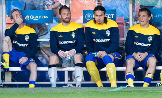 Zlatan Ibrahimovic tar plats på avbytarbänken