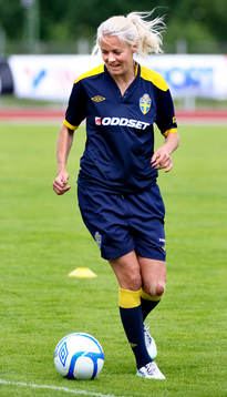 Josefine Öqvist, Sverige