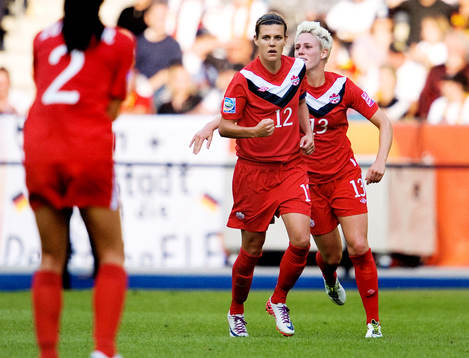 Christine Sinclair, Kanada, jubel. 2-1