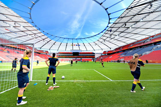 Bläddra bland fler bilder av Fotboll, Dam-VM, Sverige, Träning: