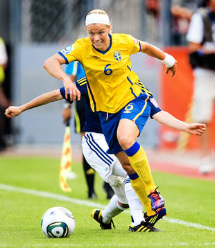 Sara Thunebro, Sverige