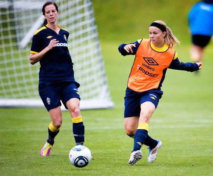 Lotta Schelin, Sara Thunebro