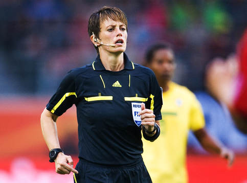 Kari Seitz, domare, USA
