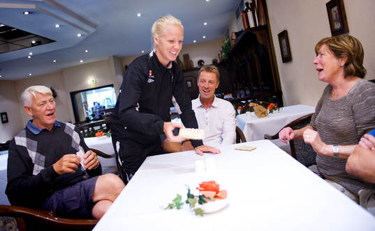 Olle Seger, farfar, Caroline Seger, Mikael Seger, pappa,
