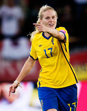 Lisa Dahlkvist, Sverige