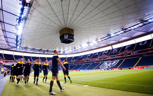 Sverige, värmer upp på arenan