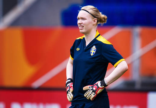 Hedvig Lindahl, målvakt