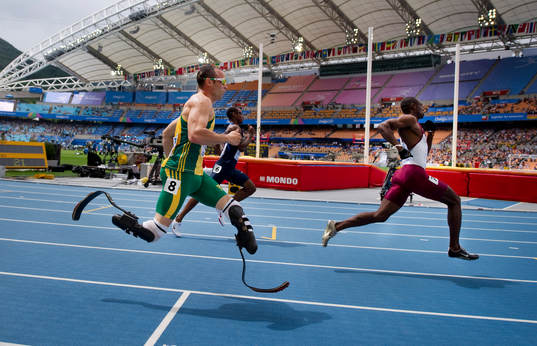 Oscar Pistorius, Sydafrika, har inga ben, kallas Blade