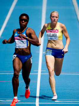 Moa Hjelmer, Sverige
