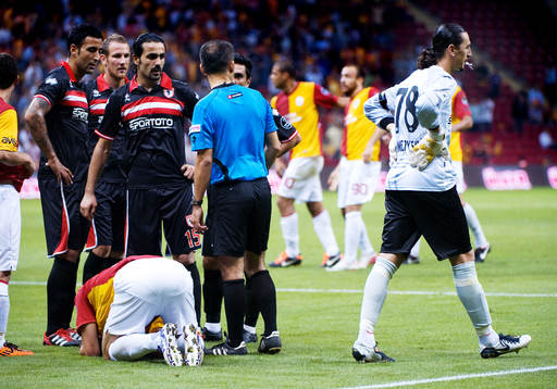 Johan Elmander, skadad