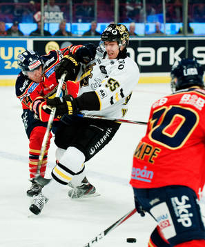 Fredrik Claesson, Djurgården, stoppar Linus Videll, AIK