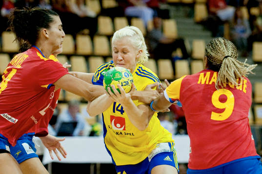 Elin Karlsson, Sverige