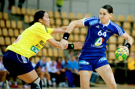 Alexandra Lacrabere, Frankrike