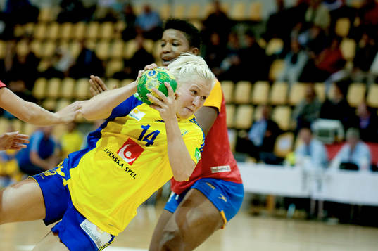 Elin Karlsson, Sverige