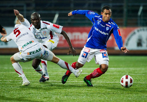 Bruno Manoel Marinho, Åtvidaberg, tar sig förbi två