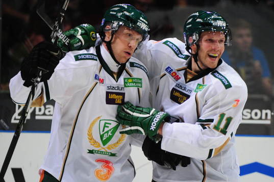 Hannes Hyvönen och Kristofer Berglund, Färjestad (Jubel)