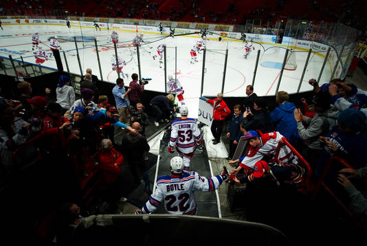 Tim Erixon och Brian Boyle, New York Rangers, gör entré