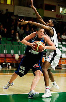 Anna Barthold, Northland, kämpar mot Abigail Asoro, 08