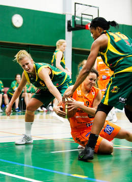 Isa Aasa och Ayesha Barkley, Kvarnby, stoppar Hayet