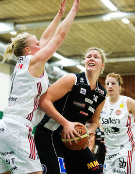 Lisa Knutsson, Mark, i ett anfall
