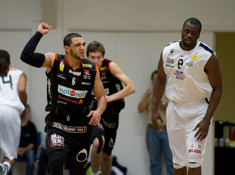 Omar Krayem, Borås, jubel. Plaisir Mukoko, Örebro, depp