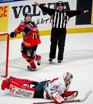Frederik Andersen, målvakt, Frölunda, räddar en straff