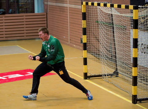 Filip Krook, målvakt CaperioTumba, jubel