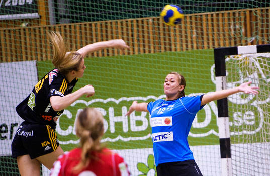Hanna Fogelström, Sävehof, skjuter mot Jannike
