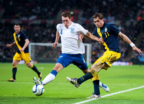 Johan Elmander, Sverige. Phil Jones, England