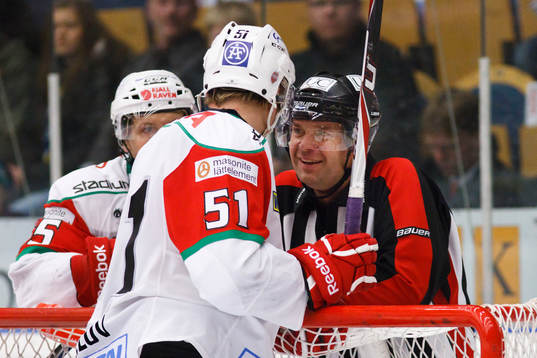 Domare i samtal med Jonas Ahnelöv, Modo