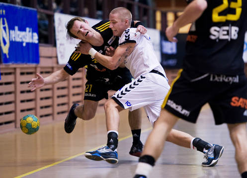 Tobias Albrechtson, Sävehof tacklas av Linus Arnesson,