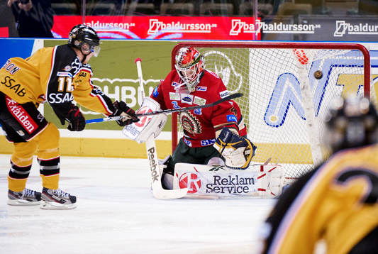 Simon Hjalmarsson, Luleå, 0-2. Magnus Hellberg, målvakt,