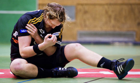 Jesper Nielsen, Sävehof, gör illa axeln, skada