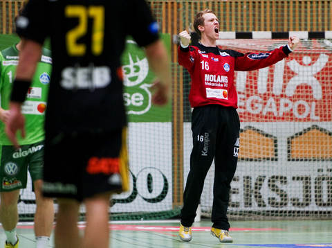 Mikael Aggefors, målvakt, Alingsås, jubel