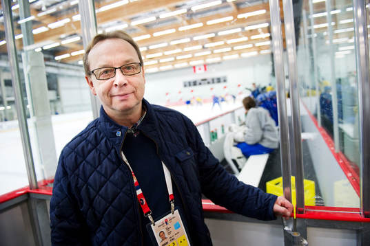 Pär Mårts, förbundskapten gästade juniorernas träning