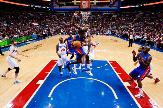 Will Bynum, Pistons, hoppar in mot en täckande Craig