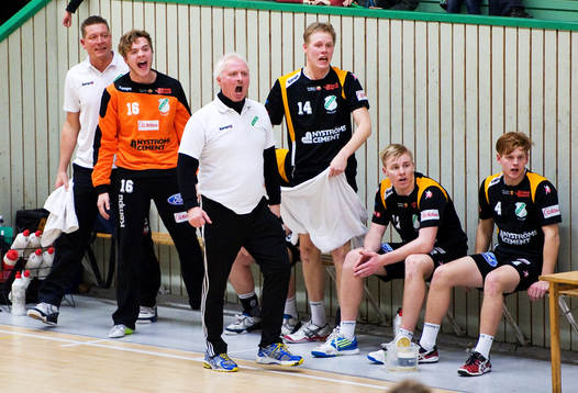 Upprört på Rimbo-bänken. Dick Tollbring, tränare, Rimbo