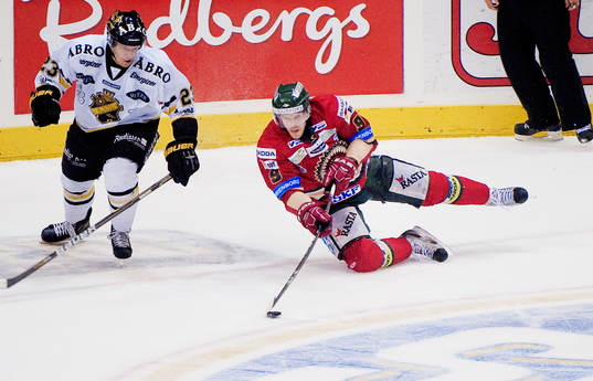 Jonas Liwing, AIK, Magnus Kahnberg, Frölunda passar pucken