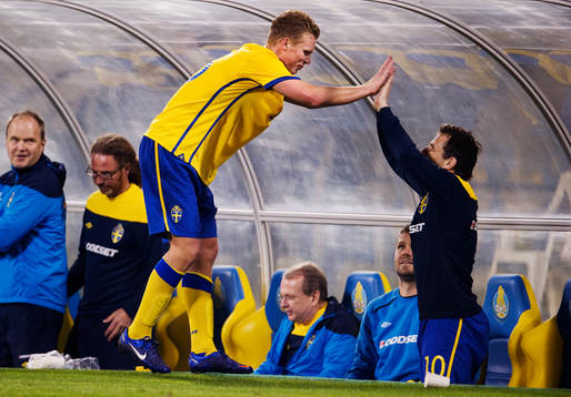 Målskyttarna Oscar Hiljemark och Tobias Hysén, Sverige,