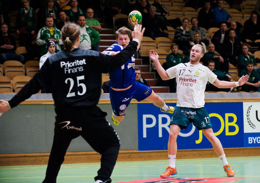 Johan Fagerlund, Alingsås, hoppar in mot John Olof