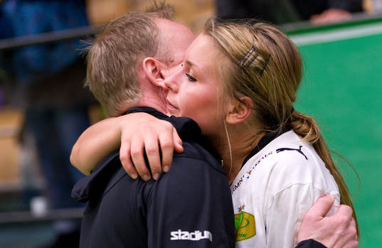 Isabelle Gulldén, Viborg kramar om sin förra tränare,