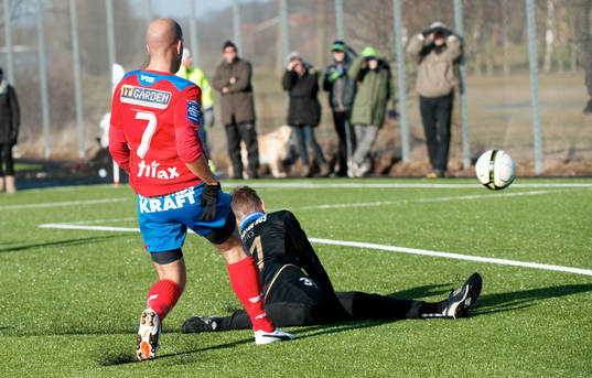 Mattias Lindström, Helsingborg gör 1-0