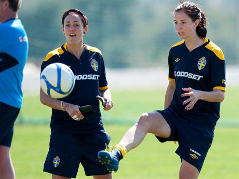 Therese Sjögran, Lotta Schelin