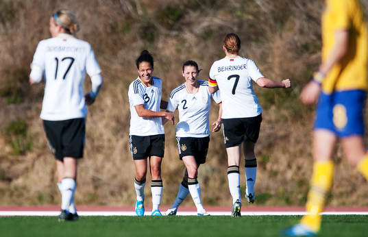 Bläddra bland fler bilder av Fotboll, Dam, Algarve Cup, Sverige - Tyskland
