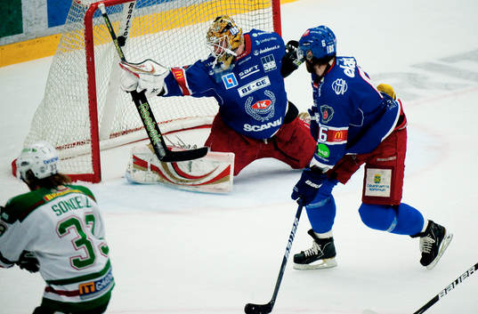 Daniel Sondell, Rögle gör 1-0 bakom Linus Fernström,